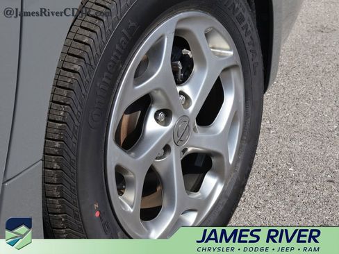 Used 2023 Chrysler Pacifica Limited image 40