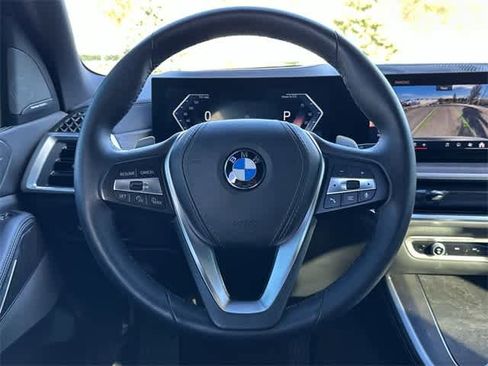 Used 2025 BMW X5 xDrive40i w/ Climate Comfort Package image 7