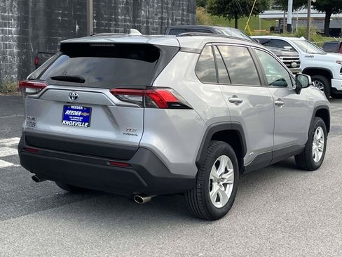 Used 2021 Toyota RAV4 XLE w/ Convenience Package AWD/4WD image 4