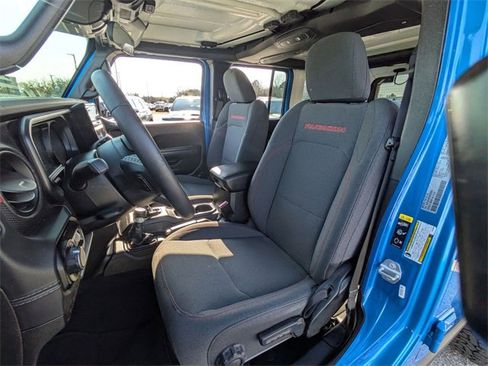 Used 2025 Jeep Wrangler Unlimited Rubicon image 12