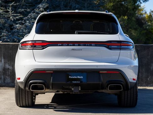 Certified 2025 Porsche Macan image 10