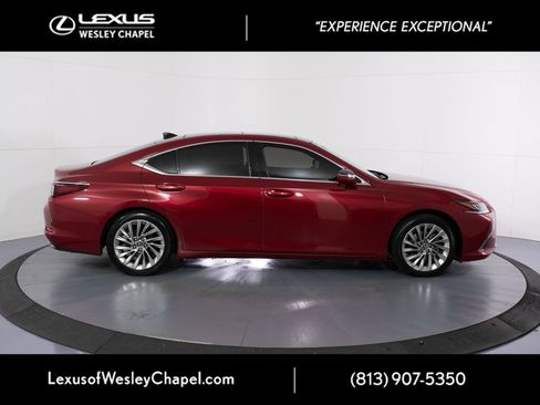 Used 2021 Lexus ES 350 Ultra Luxury w/ Accessory Package 2 FWD image 2