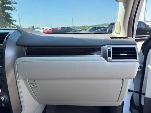 Used 2017 Lexus GX 460 Premium AWD/4WD image 19
