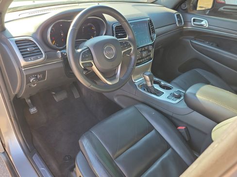 Used 2019 Jeep Grand Cherokee Limited image 25