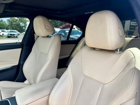 Used 2022 BMW 330i xDrive Sedan w/ M Sport Package AWD/4WD image 17