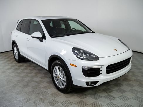 Used 2015 Porsche Cayenne S image 27