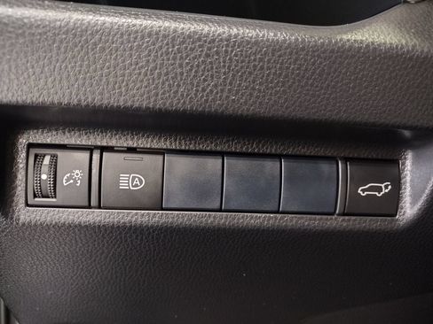 Used 2019 Toyota RAV4 XLE w/ Convenience Package AWD/4WD image 30