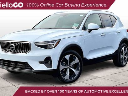 Used 2025 Volvo XC40 B5 Plus