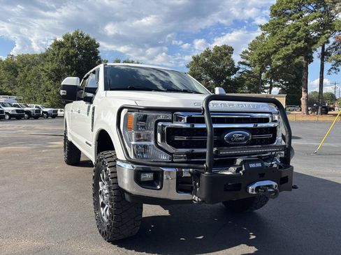 Used 2021 Ford F250 Lariat w/ Lariat Value Package AWD/4WD image 3