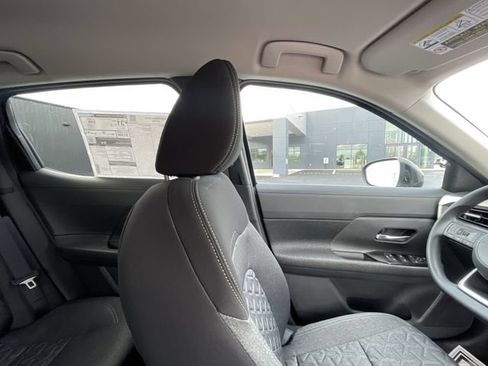 Used 2026 Nissan Kicks SV FWD image 13