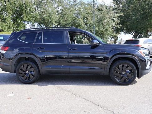 New 2026 Volkswagen Atlas SE image 8