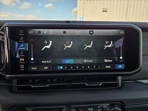 Used 2026 Jeep Wrangler Unlimited Rubicon image 10