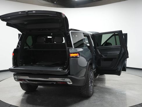 Used 2023 Rivian R1S Adventure image 9