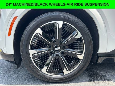 Used 2025 Cadillac Escalade IQ Sport 2 AWD/4WD image 2