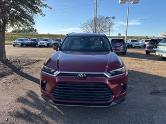 Used 2025 Toyota Grand Highlander FWD video 2