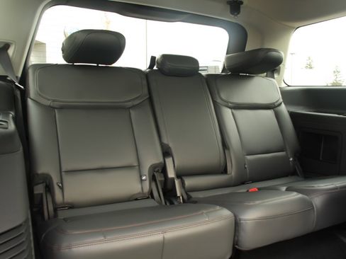 New 2025 Ford Expedition Active image 18