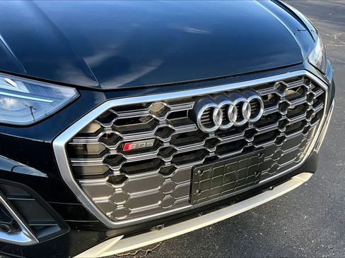 Used 2022 Audi SQ5 Premium image 29