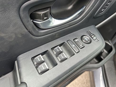 Used 2025 Honda Pilot Touring image 21