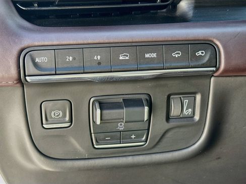 Used 2022 Cadillac Escalade ESV Sport Platinum AWD/4WD image 37