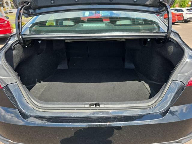 Used 2025 Toyota Camry SE FWD image 13