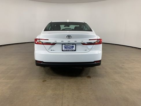 Used 2025 Toyota Camry LE image 10
