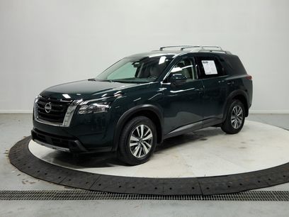 Used 2025 Nissan Pathfinder SL