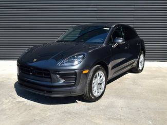 Used 2025 Porsche Macan image 1