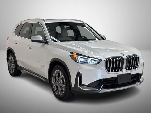 Used 2024 BMW X1 xDrive28i image 3