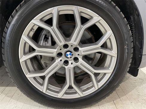 Used 2023 BMW X7 xDrive40i w/ Executive Package image 16