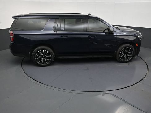 Used 2024 Chevrolet Suburban RST w/ Luxury Package RWD image 17