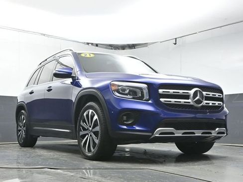 Used 2021 Mercedes-Benz GLB 250 w/ Premium Package image 33