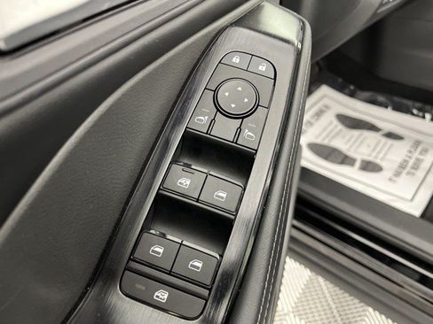 Used 2026 Nissan Rogue SV FWD image 27