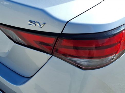 Used 2023 Nissan Sentra SV image 9