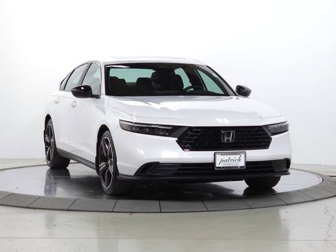Used 2023 Honda Accord Sport image 1