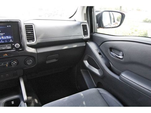 Used 2023 Nissan Frontier SV w/ Technology Package RWD image 10