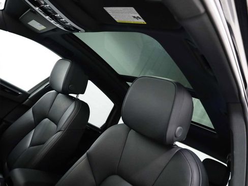 Certified 2024 Porsche Macan AWD/4WD image 20
