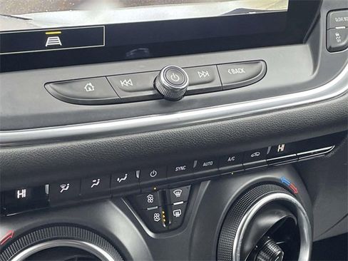 Used 2023 Chevrolet Blazer LT w/ LPO, Black Grille Bar Package image 28