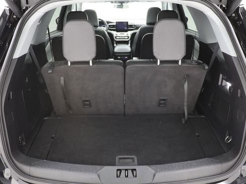 Used 2022 Ford Explorer XLT w/ Equipment Group 202A image 28