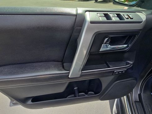 Used 2016 Toyota 4Runner Limited image 11