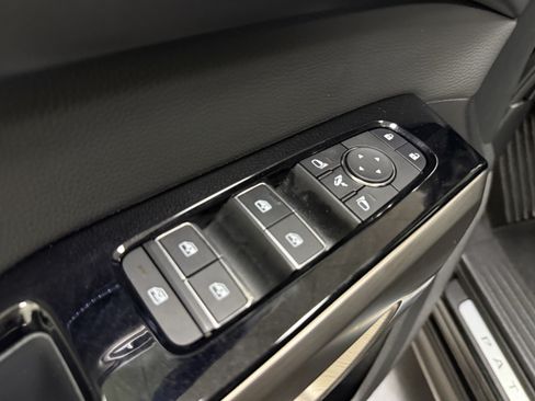 Used 2025 Nissan Pathfinder Platinum w/ Cargo Package AWD/4WD image 11