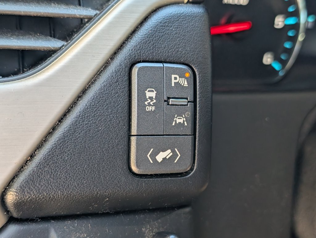 Used 2018 GMC Yukon Denali RWD image 27