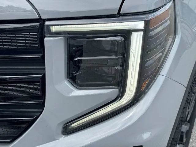 Used 2024 GMC Sierra 1500 Elevation w/ Elevation Premium Package AWD/4WD image 10