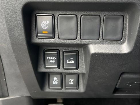 Used 2023 Nissan Frontier PRO-4X w/ Technology Package image 17