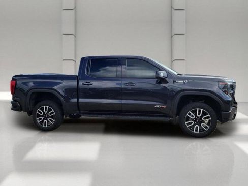 Used 2024 GMC Sierra 1500 AT4 w/ Technology Package AWD/4WD image 4