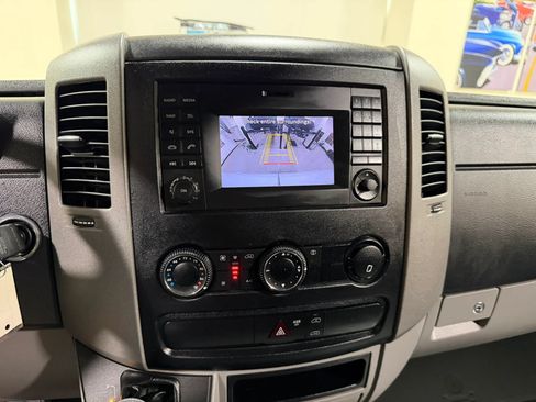 Used 2018 Mercedes-Benz Sprinter 2500 image 43
