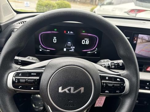Used 2023 Kia Sportage LX FWD image 29
