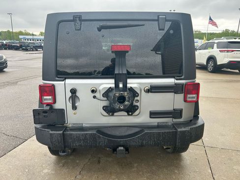 Used 2015 Jeep Wrangler Unlimited Sport AWD/4WD image 6
