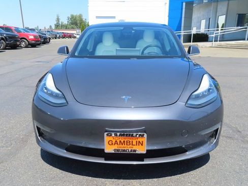 Used 2019 Tesla Model 3 Mid Range RWD image 2