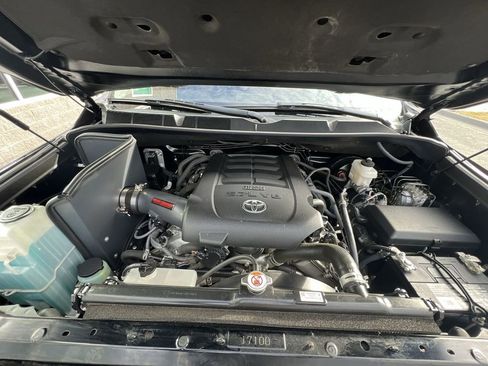 Used 2020 Toyota Tundra Limited w/ Limited Premium Package image 31