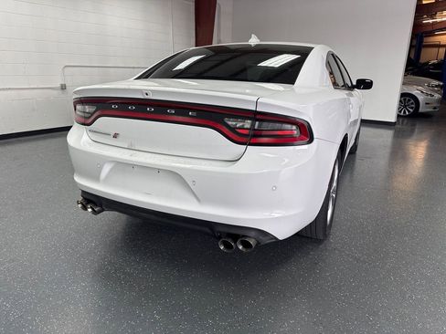 Used 2022 Dodge Charger SXT image 4